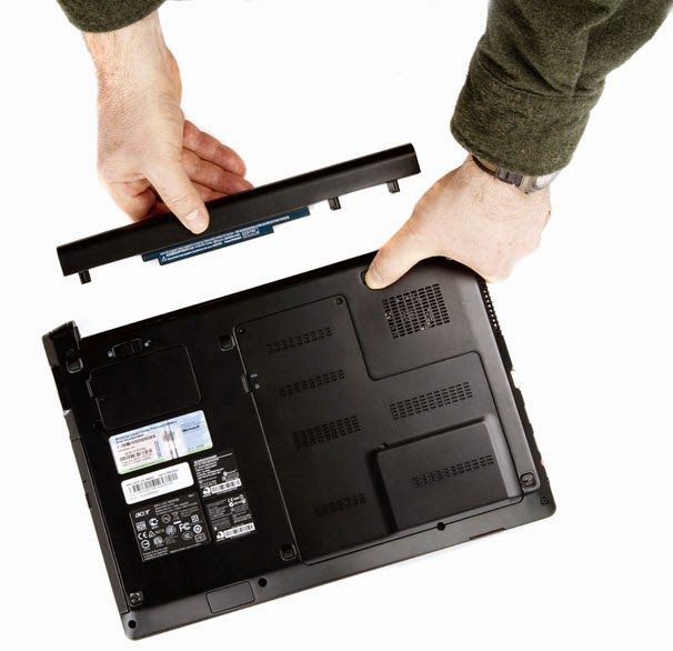 Cách xử lý màn hình laptop bị vô nước nhanh chóng tại nhà