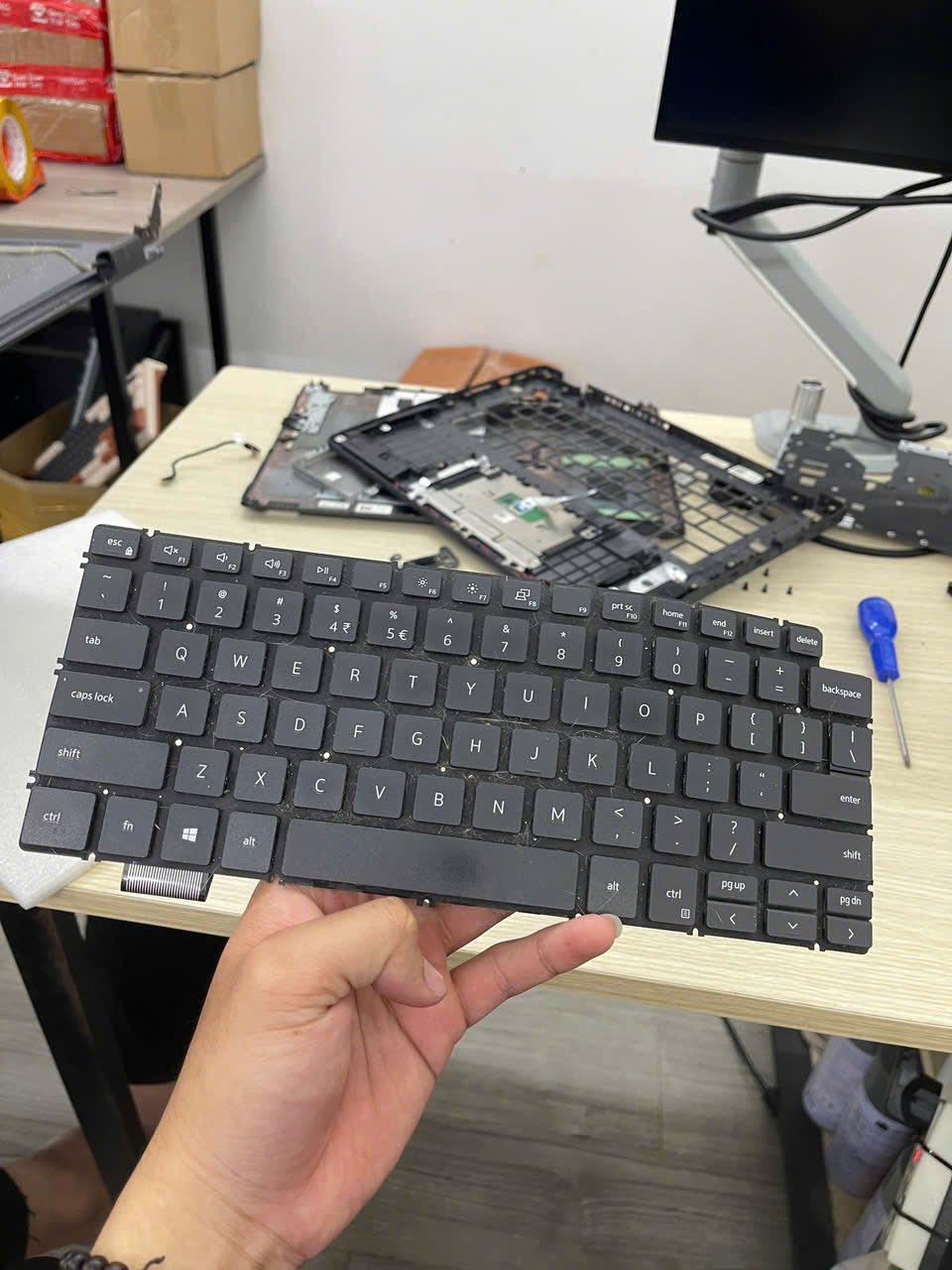 Dịch vụ sửa chữa laptop tphcm - thay bàn phím