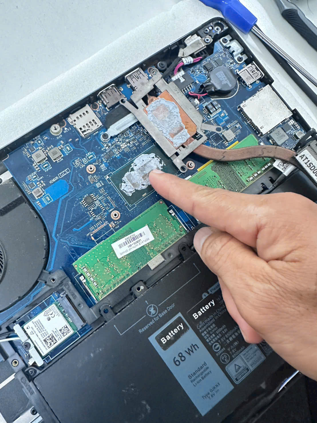 Dịch vụ vệ sinh laptop tại nhà tphcm