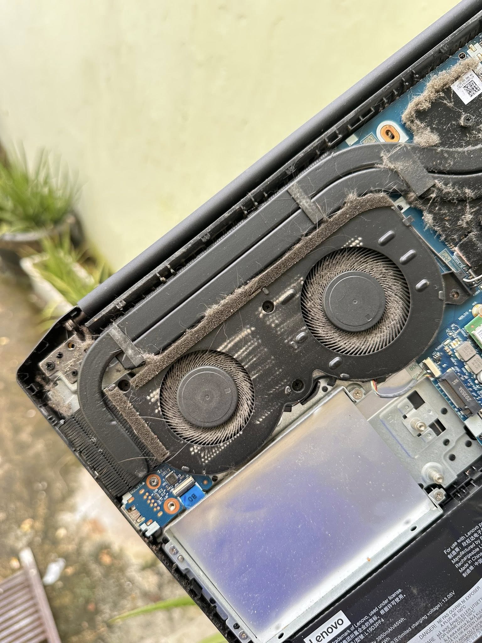 Dịch vụ vệ sinh bảo dưỡng, tra keo tản nhiệt laptop uy tín tại TPHCM – Laptop SGN