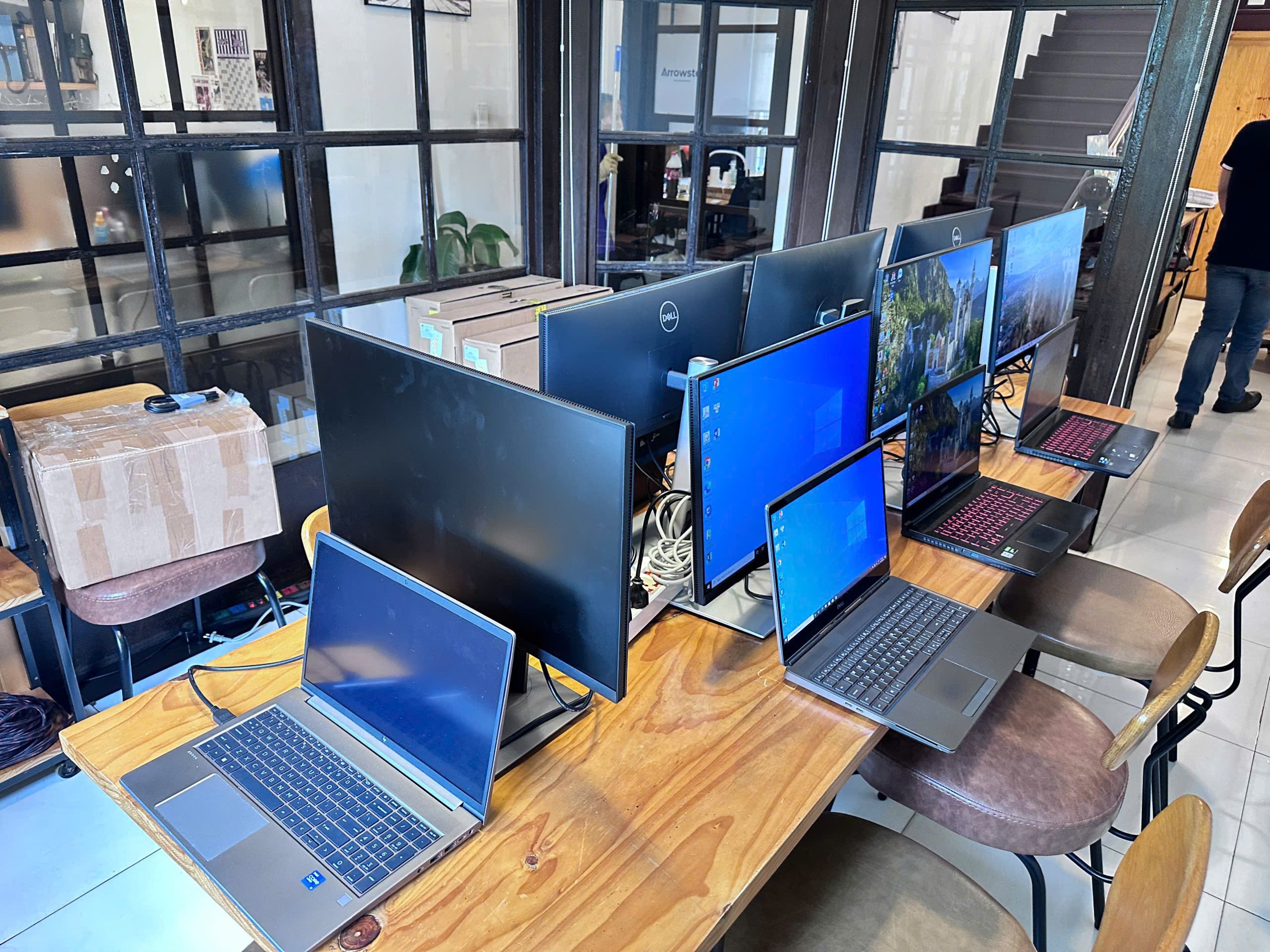 Dịch vụ cho thuê màn hình máy tính tại TPHCM LaptopSGN
