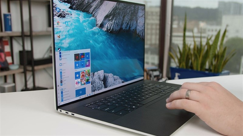 Cách kiểm tra màn hình laptop cũ: điểm chết, ám màu, sọc màn hình