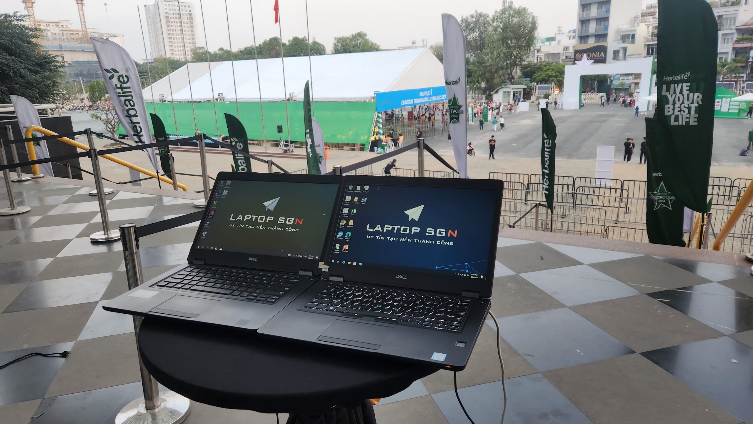 Thuê laptop theo tháng cho cá nhân chưa đủ điều kiện mua máy mới