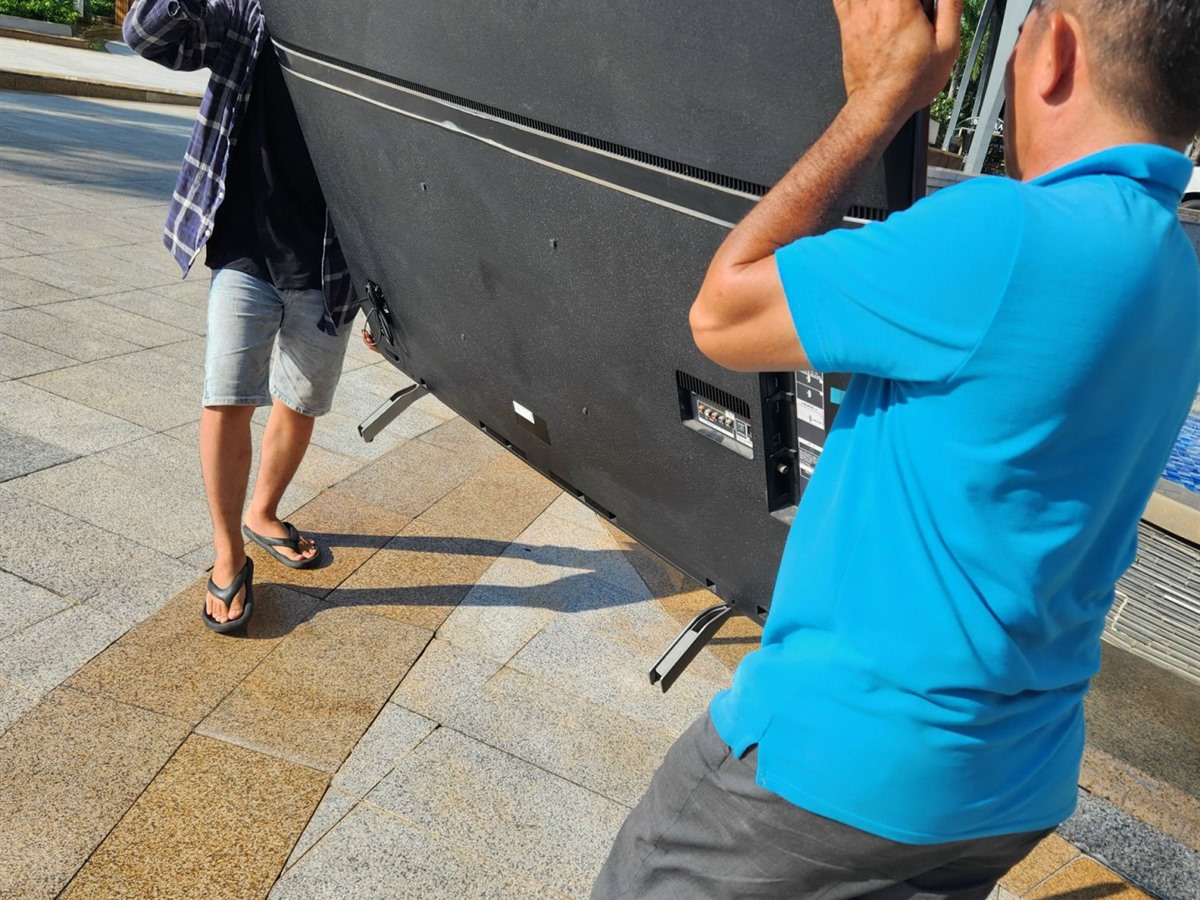 Cho thuê tivi 55 inch TPHCM: màn hình 4K gọn đẹp cho sự kiện, hội thảo
