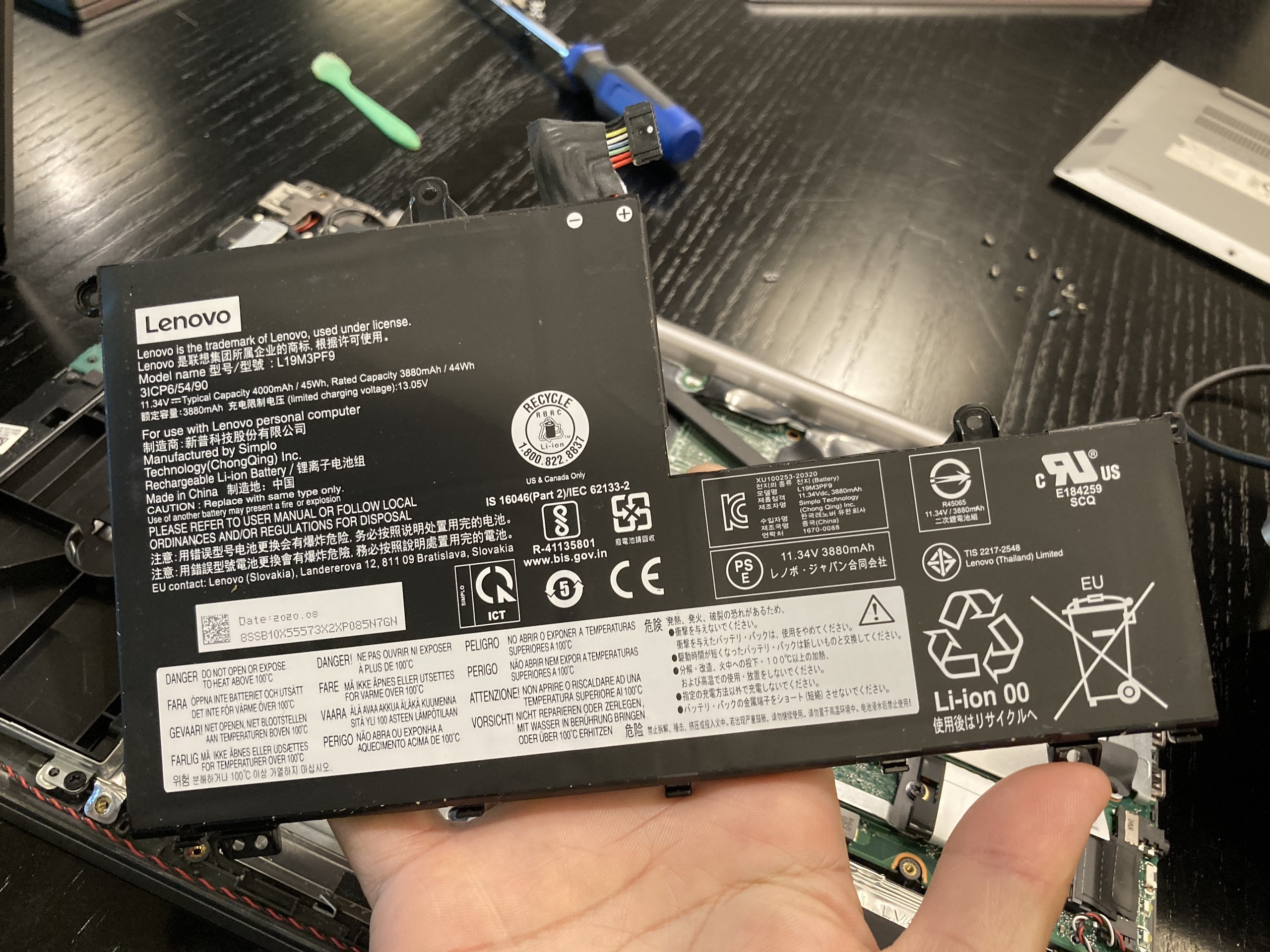 Pin, RAM, SSD và tản nhiệt đều có thể ảnh hưởng đến tốc độ laptop, làm cho laptop bị chậm