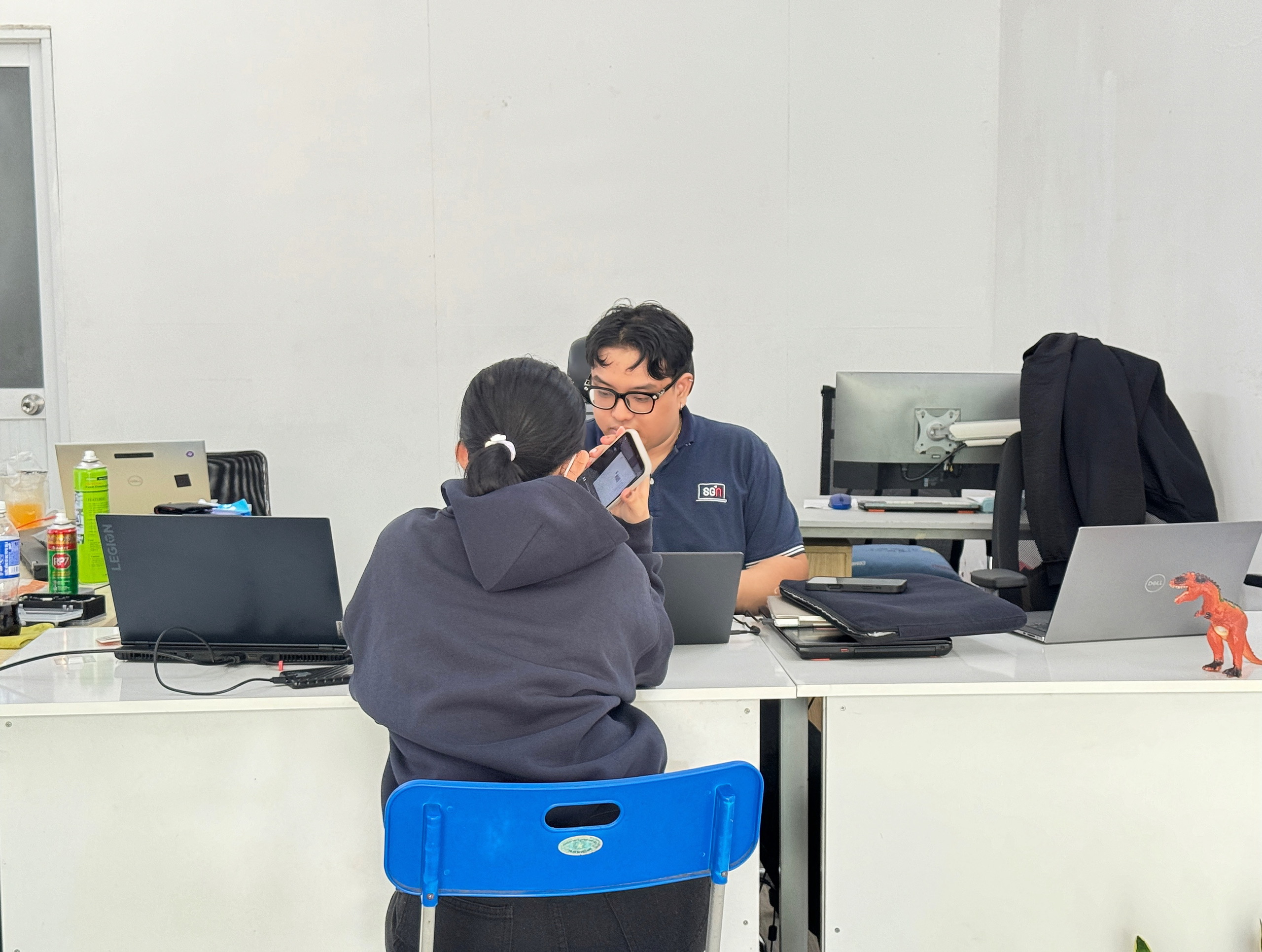 Thuê laptop sinh viên: giải pháp tiết kiệm khi chưa đủ tiền mua máy mới