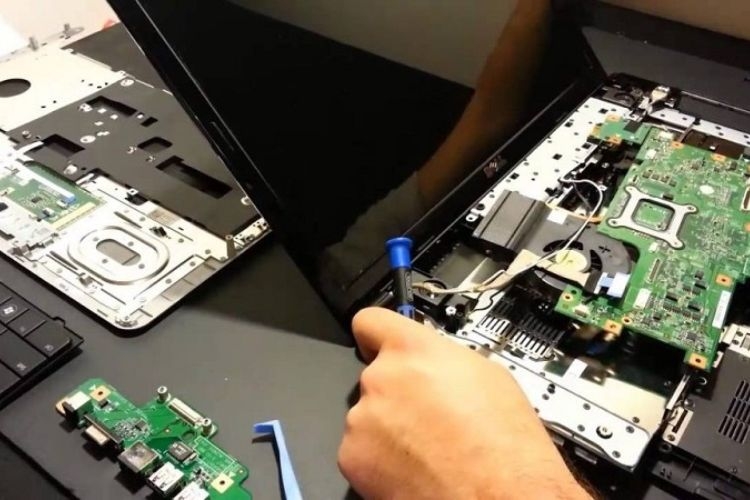 Dấu hiệu hỏng main laptop - nguyên nhân và chi phí sửa chữa mới nhất 2026
