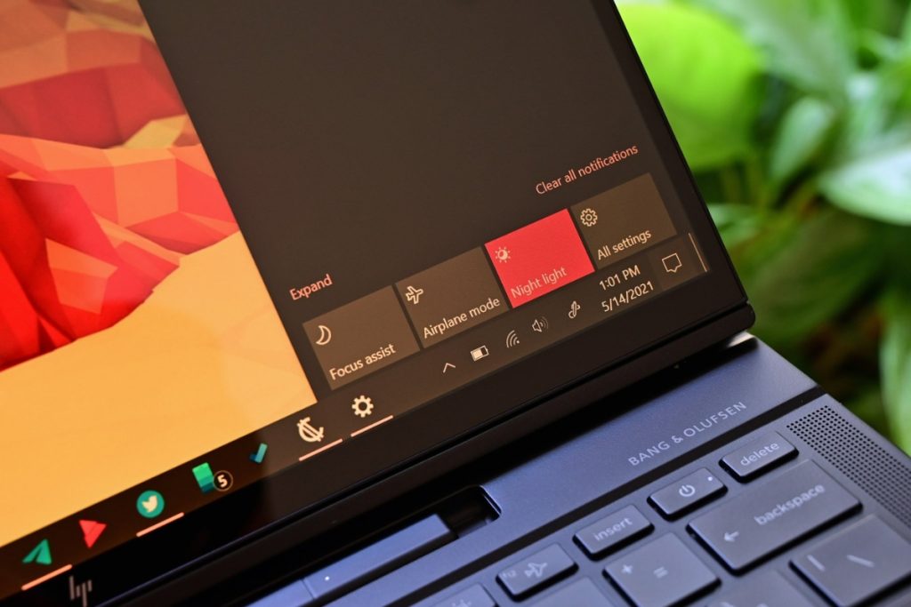 Màn hình laptop bị vàng: Nguyên nhân và cách khắc phục hiệu quả tại nhà