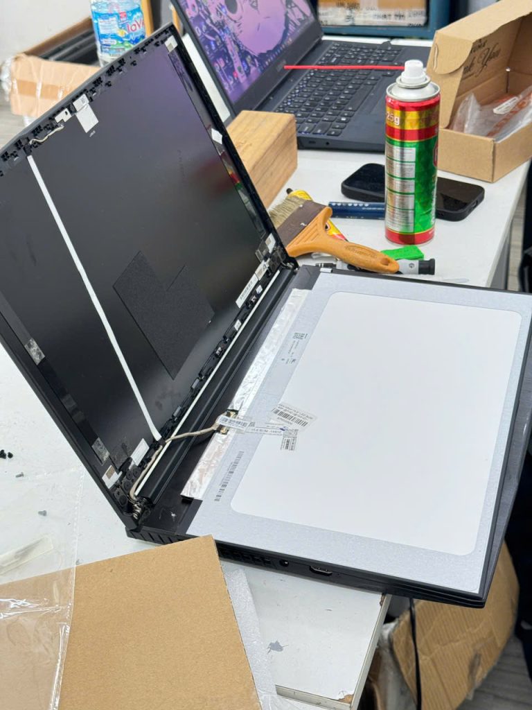 Thay màn hình laptop quận Phú Nhuận uy tín, lấy liền, giá tốt