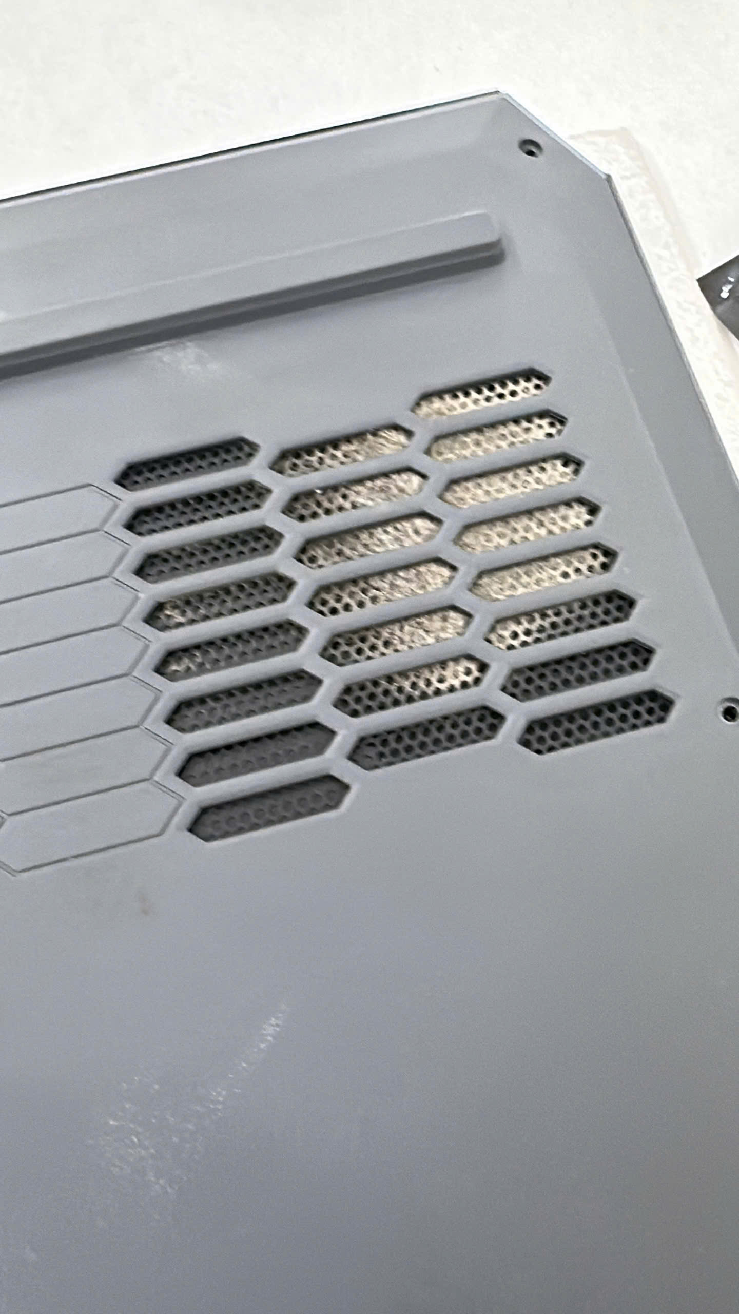 Vệ sinh laptop và tra keo tản nhiệt tại Laptop SGN