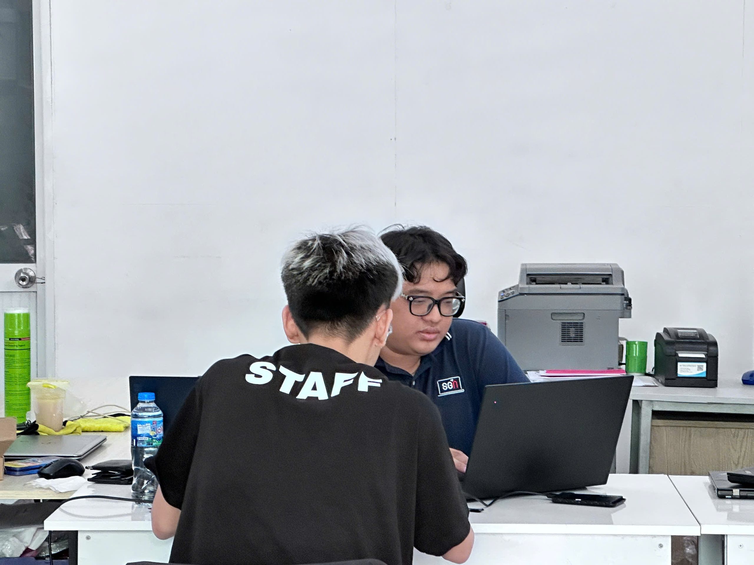 Vệ sinh laptop và tra keo tản nhiệt tại Laptop SGN