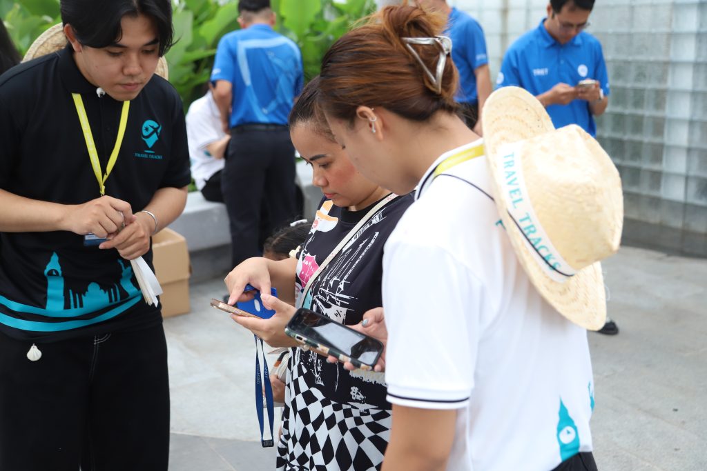 Khách sử dụng QR để check in