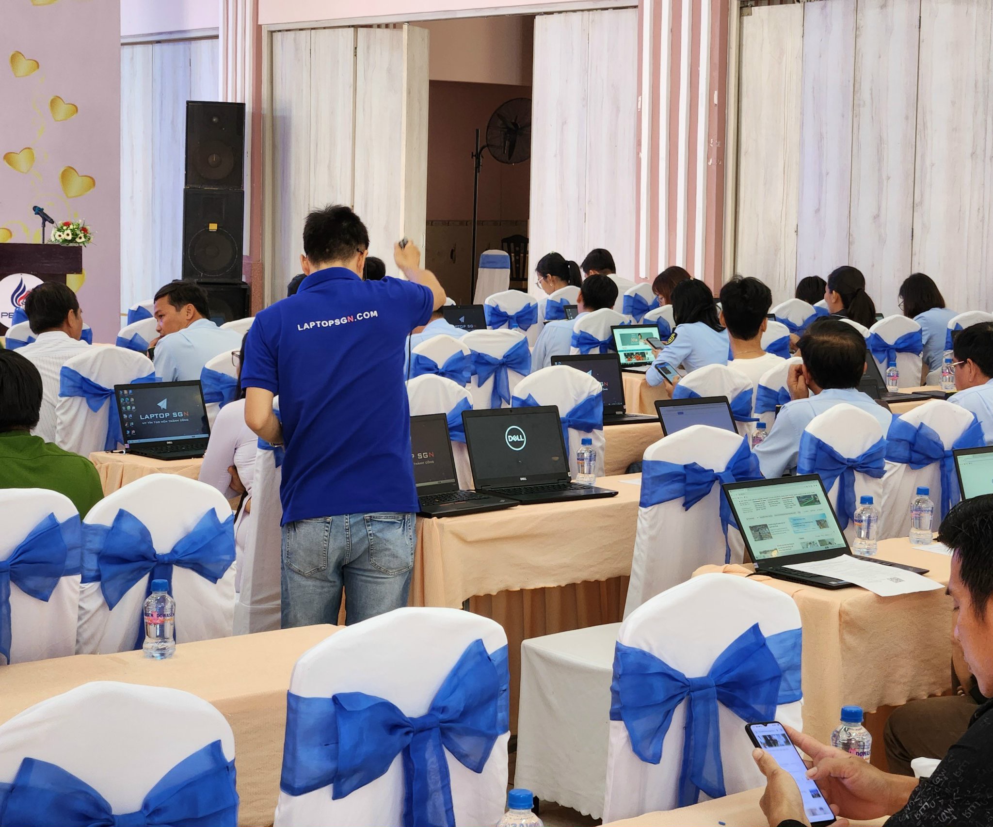 Thuê laptop số lượng lớn cần lưu ý gì?
